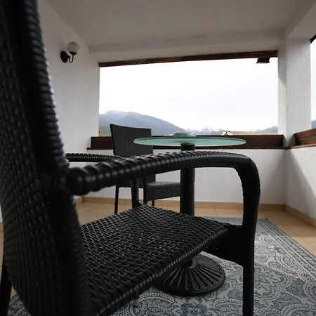 Villa Dolomiti & *
